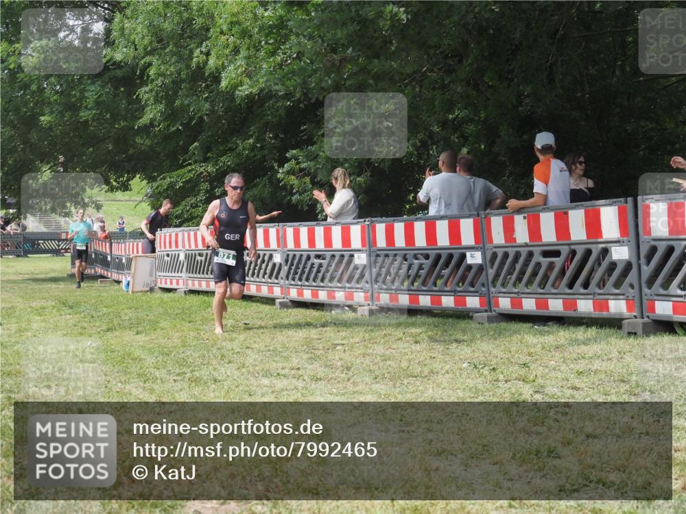 21.06.2025 - 27. Vierlanden-Triathlon KatJ http://msf.ph/oto/7992465 15.06.2025 12:30:41 Ziel 871 meine-sportfotos.de