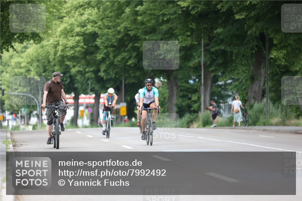 15.06.2025 - 7 Türme Triathlon Yannick Fuchs http://msf.ph/oto/7992492 15.06.2025 12:02:24 Radfahren 250 meine-sportfotos.de