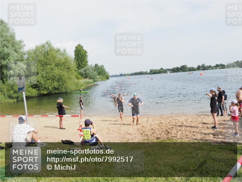 21.06.2025 - 27. Vierlanden-Triathlon MichiJ http://msf.ph/oto/7992517 15.06.2026 09:54:57 Schwimmen 319, 336, 344, 361 meine-sportfotos.de