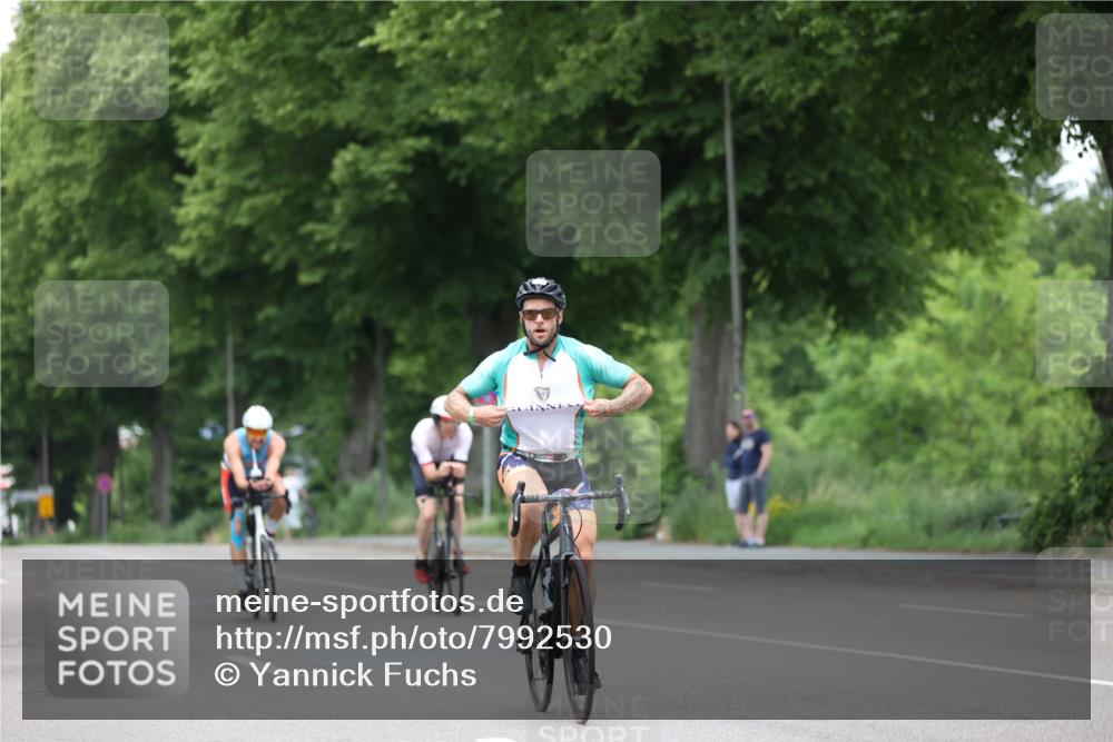 15.06.2025 - 7 Türme Triathlon Yannick Fuchs http://msf.ph/oto/7992530 15.06.2025 12:02:27 Radfahren 250 meine-sportfotos.de