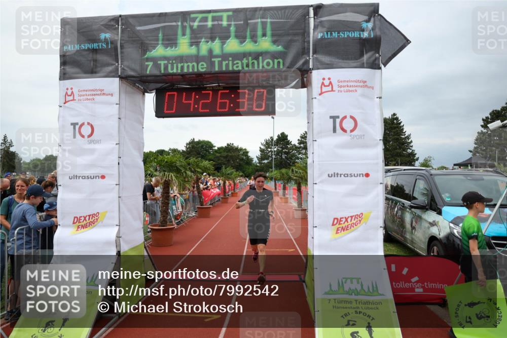 15.06.2025 - 7 Türme Triathlon Michael Strokosch http://msf.ph/oto/7992542 15.06.2025 14:26:29 Ziel 438, 725 meine-sportfotos.de