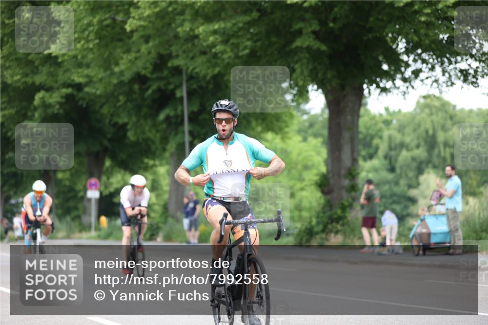 15.06.2025 - 7 Türme Triathlon Yannick Fuchs http://msf.ph/oto/7992558 15.06.2025 12:02:27 Radfahren 250 meine-sportfotos.de