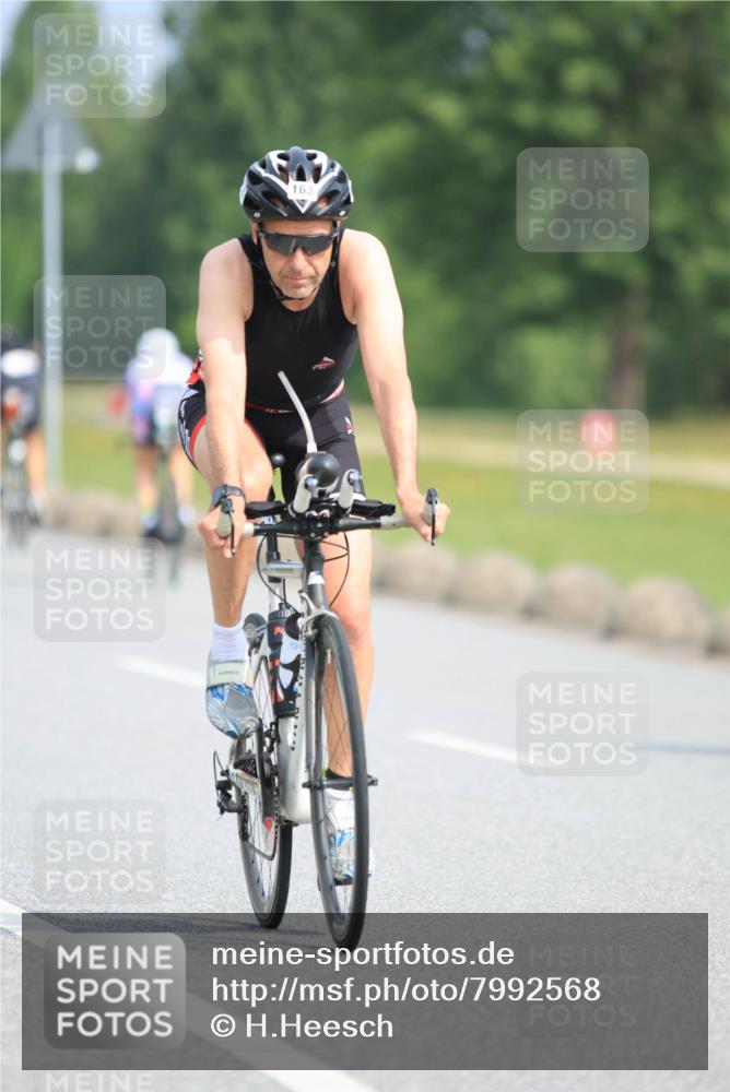 15.06.2025 - 27. Vierlanden-Triathlon H.Heesch http://msf.ph/oto/7992568 15.06.2025 10:16:49 Radfahren 163, 362, 367, 372, 407, 469 meine-sportfotos.de