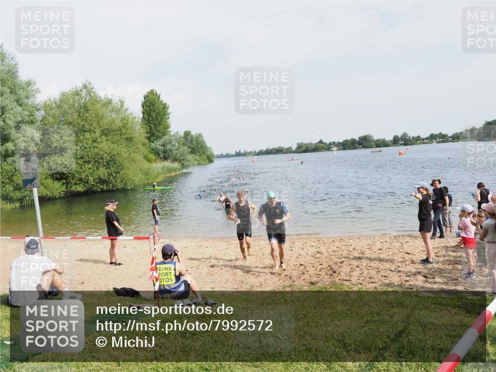 21.06.2025 - 27. Vierlanden-Triathlon MichiJ http://msf.ph/oto/7992572 15.06.2026 09:54:58 Schwimmen 319, 336, 344, 361 meine-sportfotos.de