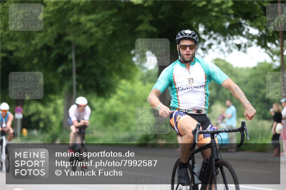 15.06.2025 - 7 Türme Triathlon Yannick Fuchs http://msf.ph/oto/7992587 15.06.2025 12:02:28 Radfahren 250 meine-sportfotos.de