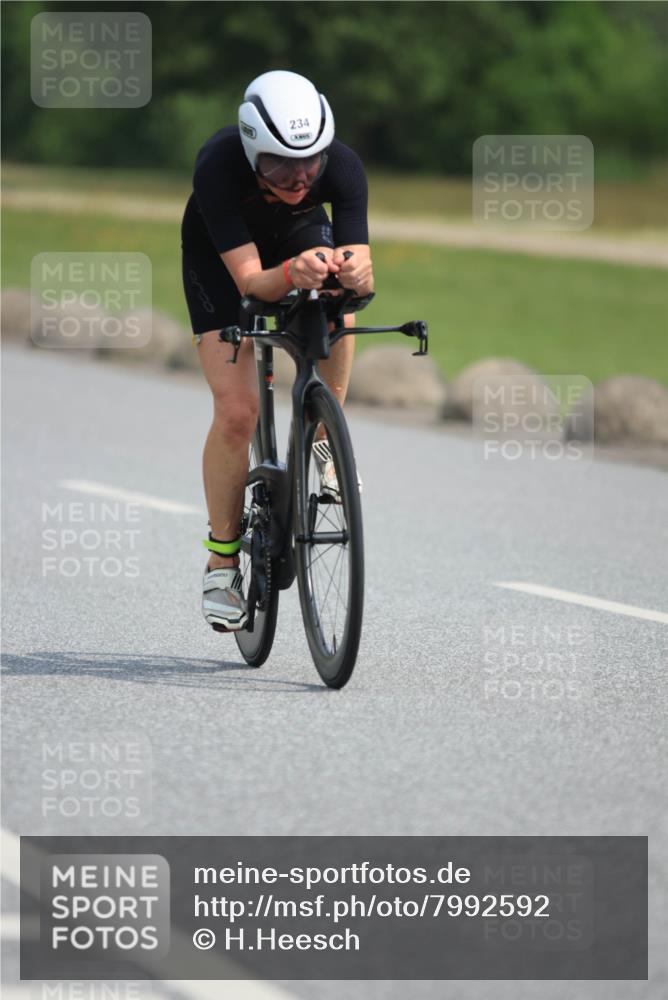 15.06.2025 - 27. Vierlanden-Triathlon H.Heesch http://msf.ph/oto/7992592 15.06.2025 10:17:03 Radfahren 32, 234, 431 meine-sportfotos.de