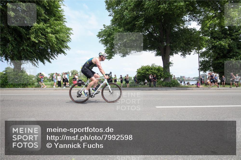 15.06.2025 - 7 Türme Triathlon Yannick Fuchs http://msf.ph/oto/7992598 15.06.2025 13:28:45 Radfahren 274, 557, 595, 745, 804, 805, 886, 1049 meine-sportfotos.de
