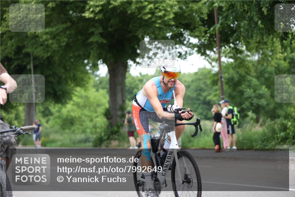 15.06.2025 - 7 Türme Triathlon Yannick Fuchs http://msf.ph/oto/7992649 15.06.2025 12:02:29 Radfahren 250 meine-sportfotos.de