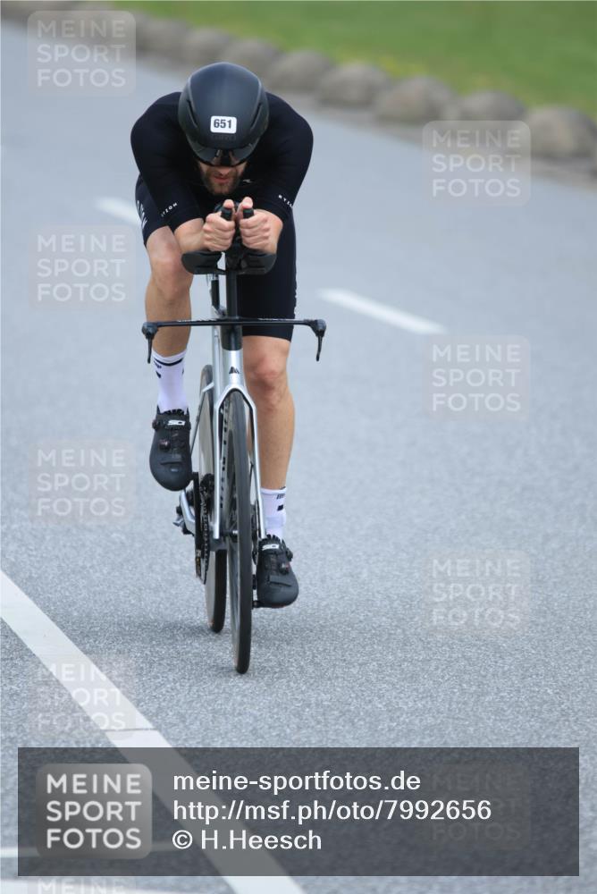 21.06.2025 - 27. Vierlanden-Triathlon H.Heesch http://msf.ph/oto/7992656 15.06.2025 12:03:24 Radfahren 651, 885 meine-sportfotos.de