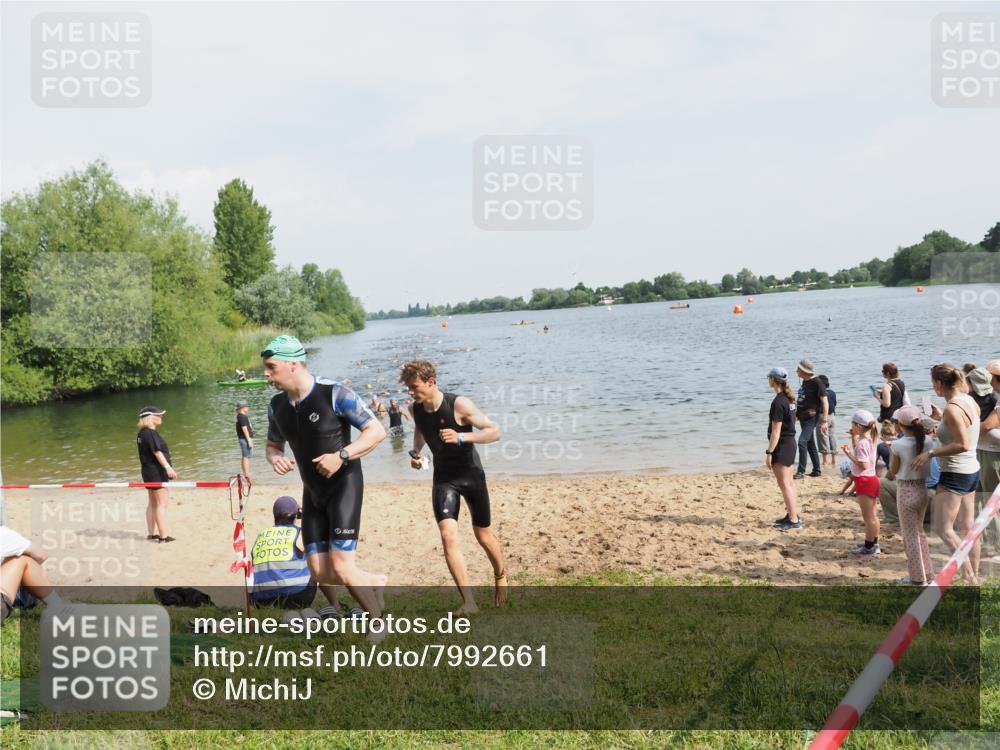 21.06.2025 - 27. Vierlanden-Triathlon MichiJ http://msf.ph/oto/7992661 15.06.2026 09:55:00 Schwimmen 319, 326, 336, 344, 361 meine-sportfotos.de