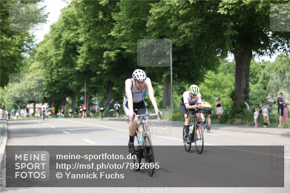 15.06.2025 - 7 Türme Triathlon Yannick Fuchs http://msf.ph/oto/7992695 15.06.2025 13:06:01 Radfahren 320, 447, 479, 794, 972 meine-sportfotos.de