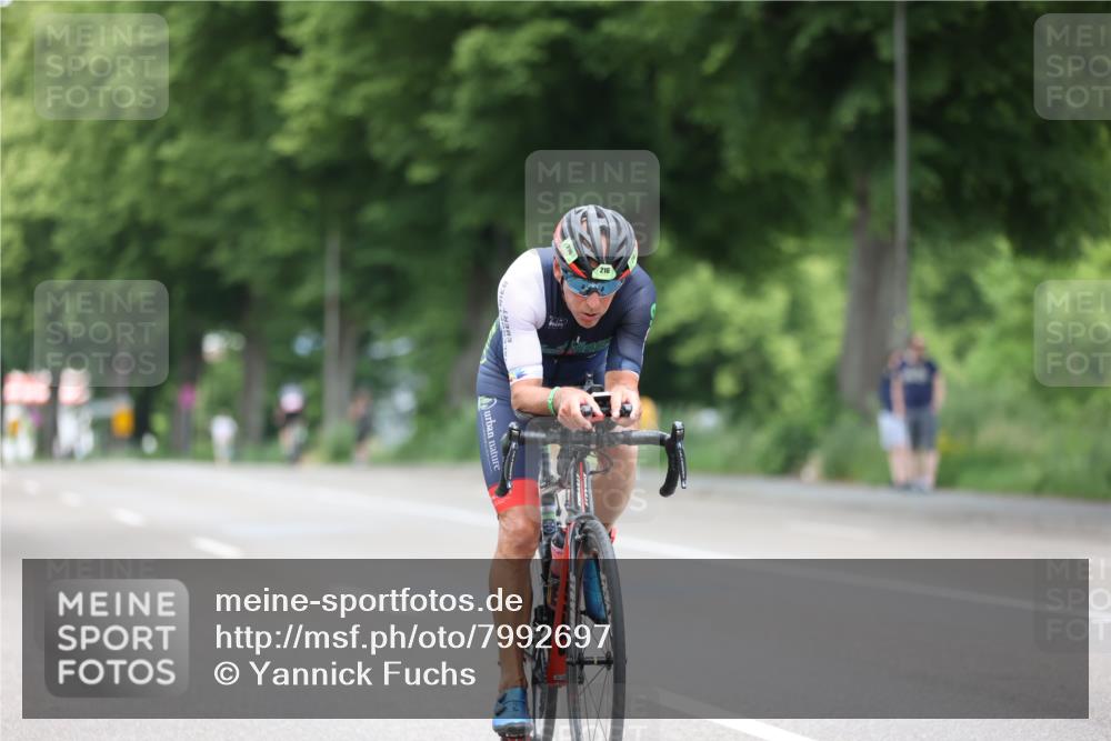15.06.2025 - 7 Türme Triathlon Yannick Fuchs http://msf.ph/oto/7992697 15.06.2025 12:02:55 Radfahren 216 meine-sportfotos.de