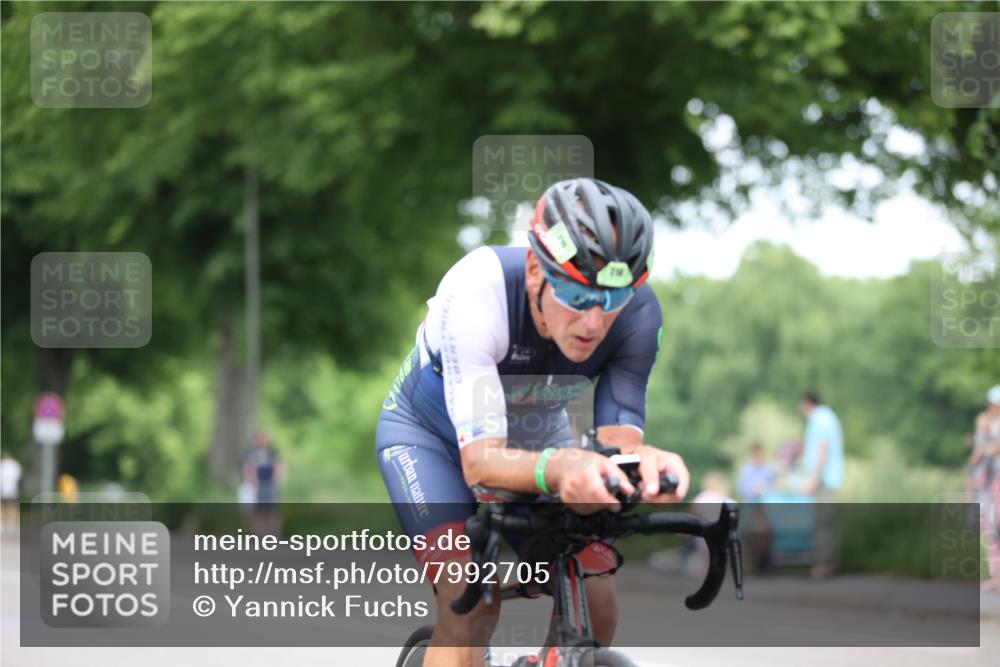 15.06.2025 - 7 Türme Triathlon Yannick Fuchs http://msf.ph/oto/7992705 15.06.2025 12:02:55 Radfahren 216 meine-sportfotos.de