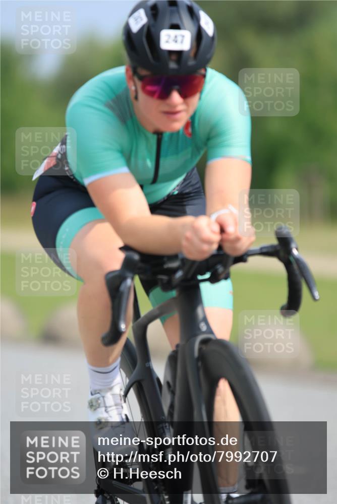 15.06.2025 - 27. Vierlanden-Triathlon H.Heesch http://msf.ph/oto/7992707 15.06.2025 10:17:55 Radfahren 171, 247, 374, 403 meine-sportfotos.de
