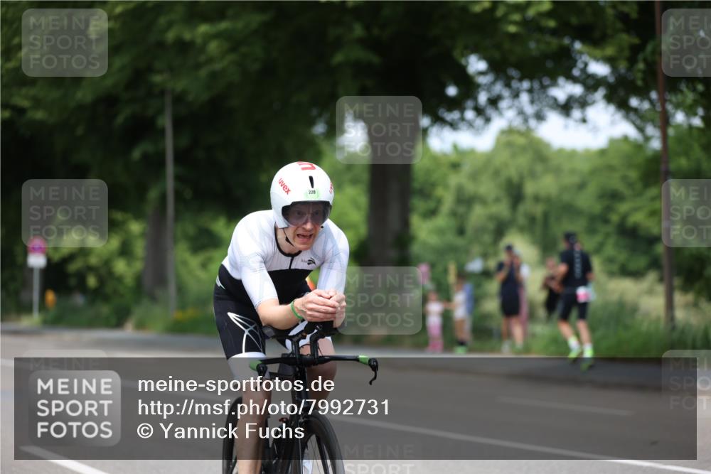 15.06.2025 - 7 Türme Triathlon Yannick Fuchs http://msf.ph/oto/7992731 15.06.2025 13:06:07 Radfahren 794, 972 meine-sportfotos.de