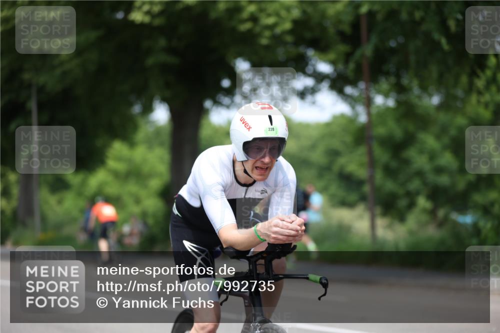 15.06.2025 - 7 Türme Triathlon Yannick Fuchs http://msf.ph/oto/7992735 15.06.2025 13:06:07 Radfahren 794, 972 meine-sportfotos.de