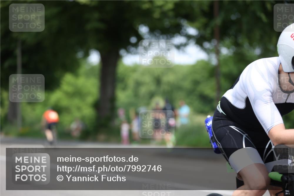 15.06.2025 - 7 Türme Triathlon Yannick Fuchs http://msf.ph/oto/7992746 15.06.2025 13:06:07 Radfahren 794, 972 meine-sportfotos.de