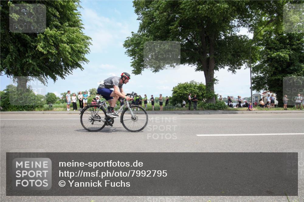 15.06.2025 - 7 Türme Triathlon Yannick Fuchs http://msf.ph/oto/7992795 15.06.2025 13:29:01 Radfahren 339, 592, 653, 680, 833, 1006, 1045 meine-sportfotos.de