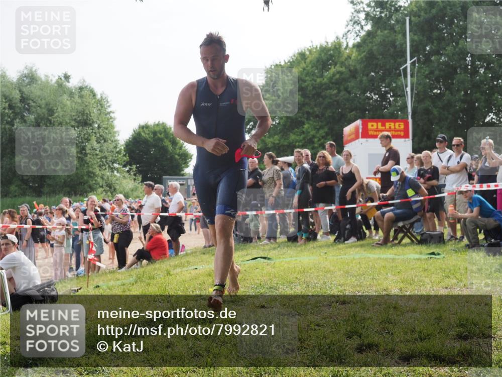 15.06.2025 - 27. Vierlanden-Triathlon KatJ http://msf.ph/oto/7992821 15.06.2025 09:53:28 Schwimmen 304 meine-sportfotos.de