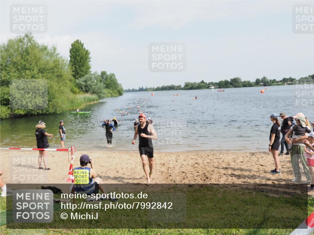 21.06.2025 - 27. Vierlanden-Triathlon MichiJ http://msf.ph/oto/7992842 15.06.2026 09:55:14 Schwimmen 299, 306, 311, 326, 348 meine-sportfotos.de