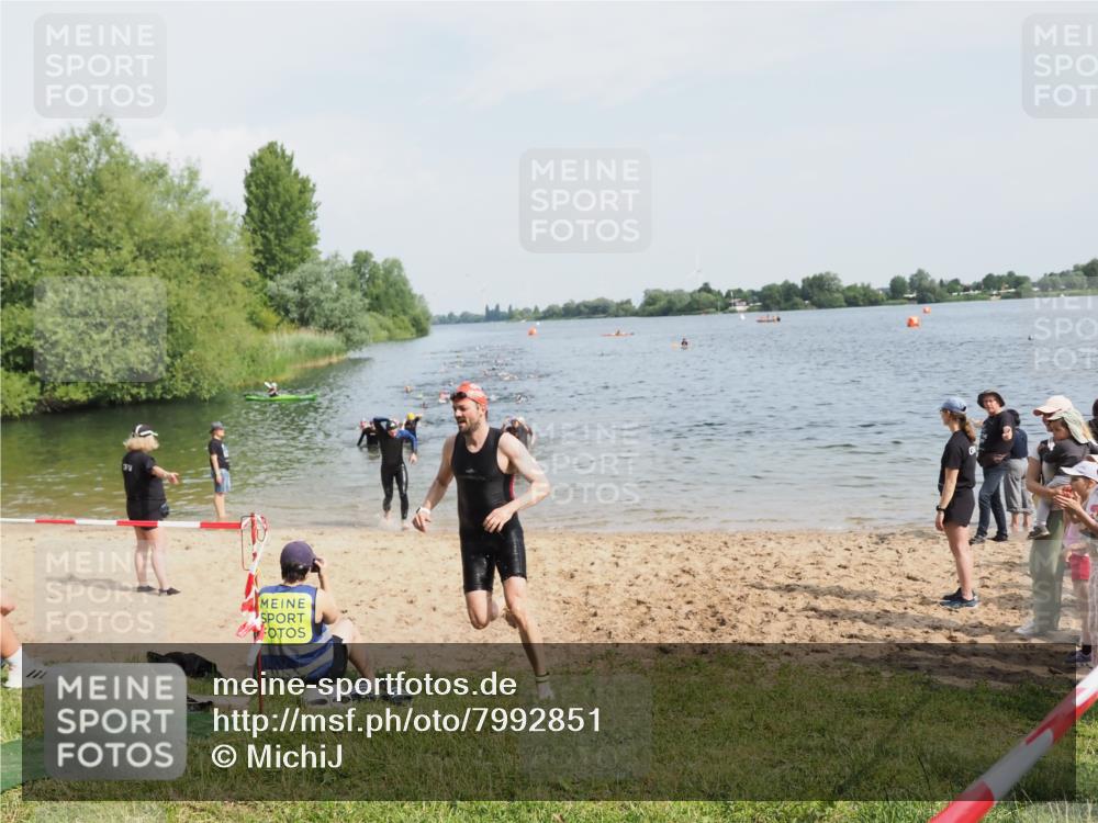 21.06.2025 - 27. Vierlanden-Triathlon MichiJ http://msf.ph/oto/7992851 15.06.2026 09:55:14 Schwimmen 299, 306, 311, 326, 348 meine-sportfotos.de
