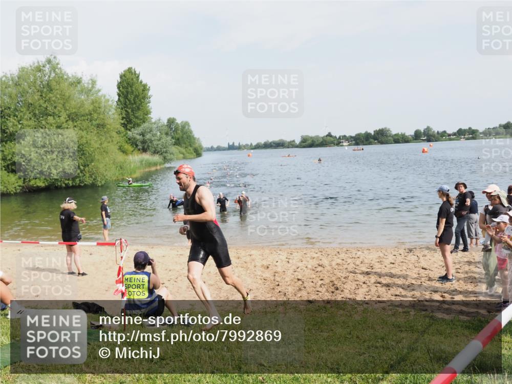 21.06.2025 - 27. Vierlanden-Triathlon MichiJ http://msf.ph/oto/7992869 15.06.2026 09:55:14 Schwimmen 299, 306, 311, 326, 348 meine-sportfotos.de