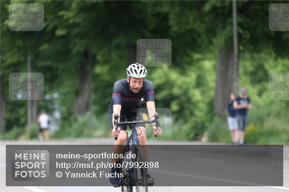15.06.2025 - 7 Türme Triathlon Yannick Fuchs http://msf.ph/oto/7992898 15.06.2025 12:03:19 Radfahren 223, 336 meine-sportfotos.de