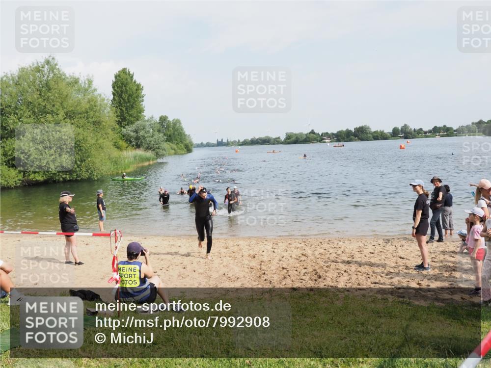 21.06.2025 - 27. Vierlanden-Triathlon MichiJ http://msf.ph/oto/7992908 15.06.2026 09:55:16 Schwimmen 299, 306, 311, 348, 353 meine-sportfotos.de