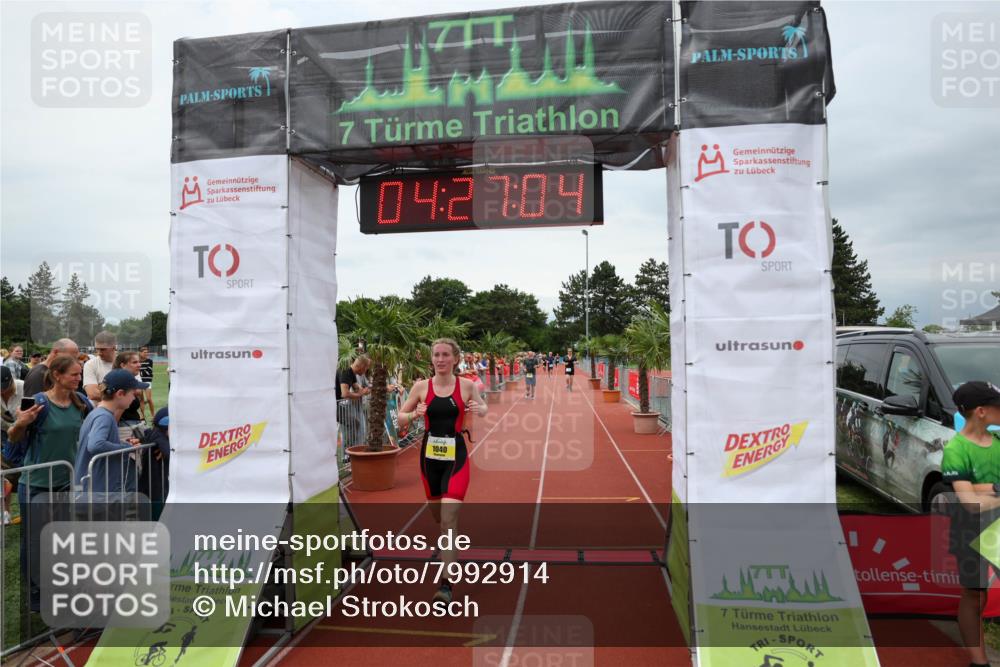 15.06.2025 - 7 Türme Triathlon Michael Strokosch http://msf.ph/oto/7992914 15.06.2025 14:27:04 Ziel 908, 1040 meine-sportfotos.de