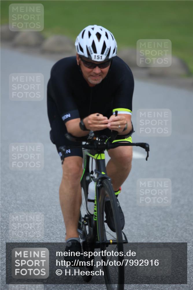 21.06.2025 - 27. Vierlanden-Triathlon H.Heesch http://msf.ph/oto/7992916 15.06.2025 12:03:56 Radfahren 151, 638, 735, 764, 775, 798, 858, 956 meine-sportfotos.de
