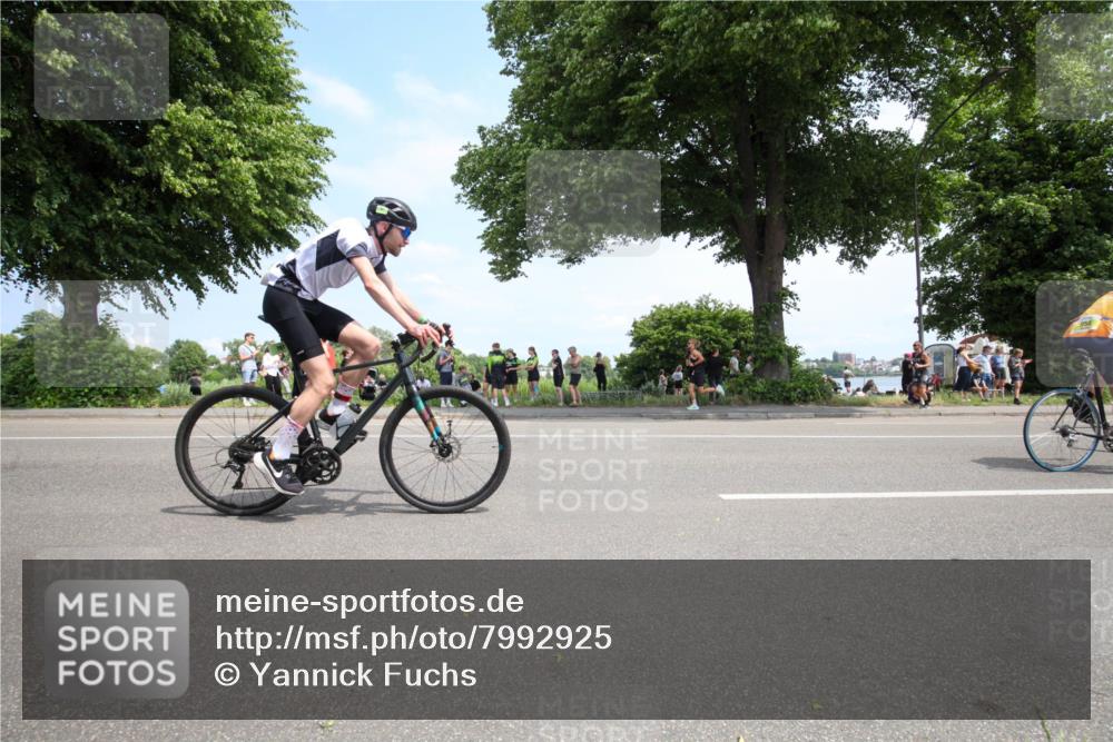 15.06.2025 - 7 Türme Triathlon Yannick Fuchs http://msf.ph/oto/7992925 15.06.2025 13:29:43 Radfahren 284, 701, 707, 950 meine-sportfotos.de
