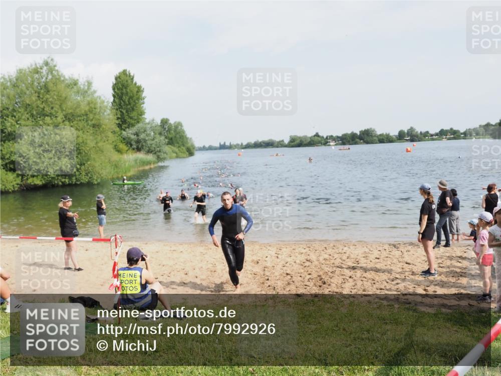 21.06.2025 - 27. Vierlanden-Triathlon MichiJ http://msf.ph/oto/7992926 15.06.2026 09:55:17 Schwimmen 299, 306, 311, 327, 348, 353 meine-sportfotos.de