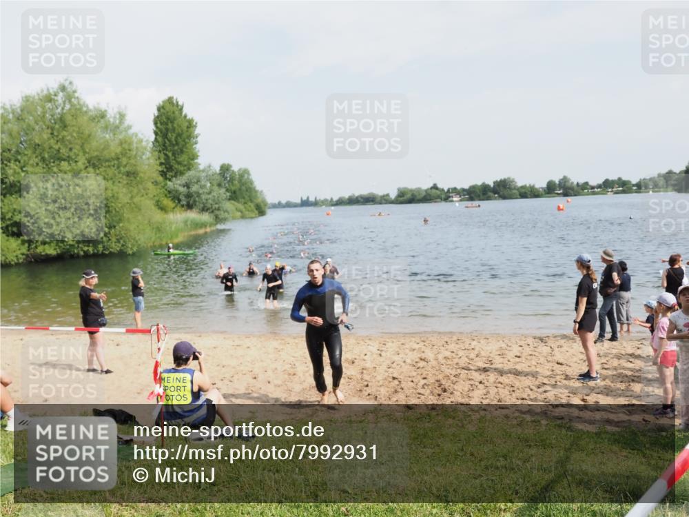 21.06.2025 - 27. Vierlanden-Triathlon MichiJ http://msf.ph/oto/7992931 15.06.2026 09:55:17 Schwimmen 299, 306, 311, 327, 348, 353 meine-sportfotos.de