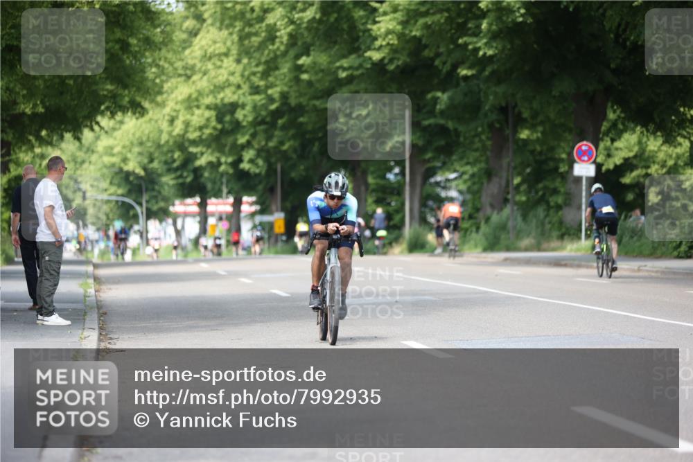 15.06.2025 - 7 Türme Triathlon Yannick Fuchs http://msf.ph/oto/7992935 15.06.2025 13:06:13 Radfahren 427, 509 meine-sportfotos.de