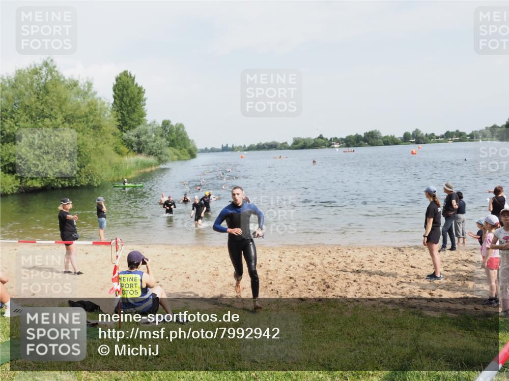 21.06.2025 - 27. Vierlanden-Triathlon MichiJ http://msf.ph/oto/7992942 15.06.2026 09:55:18 Schwimmen 299, 306, 311, 316, 327, 348, 353 meine-sportfotos.de