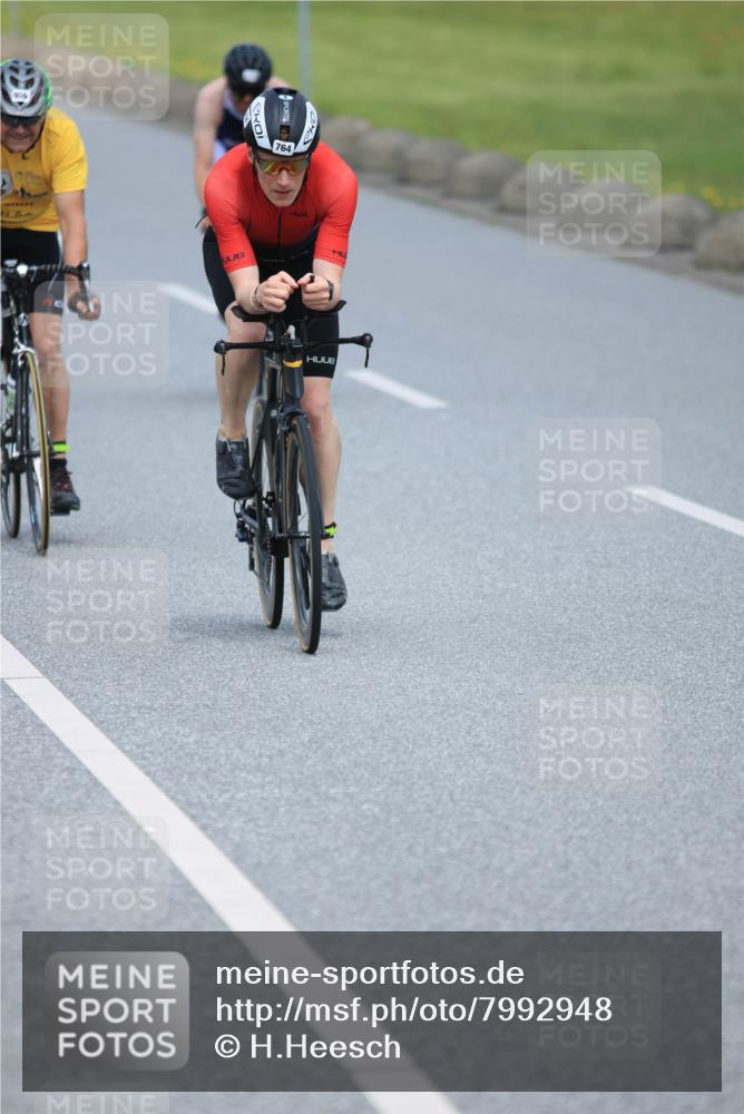 21.06.2025 - 27. Vierlanden-Triathlon H.Heesch http://msf.ph/oto/7992948 15.06.2025 12:04:00 Radfahren 653, 735, 764, 775, 798, 858, 956 meine-sportfotos.de