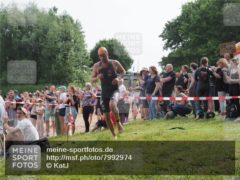 15.06.2025 - 27. Vierlanden-Triathlon KatJ http://msf.ph/oto/7992974 15.06.2025 09:54:09 Schwimmen 267, 307, 356 meine-sportfotos.de