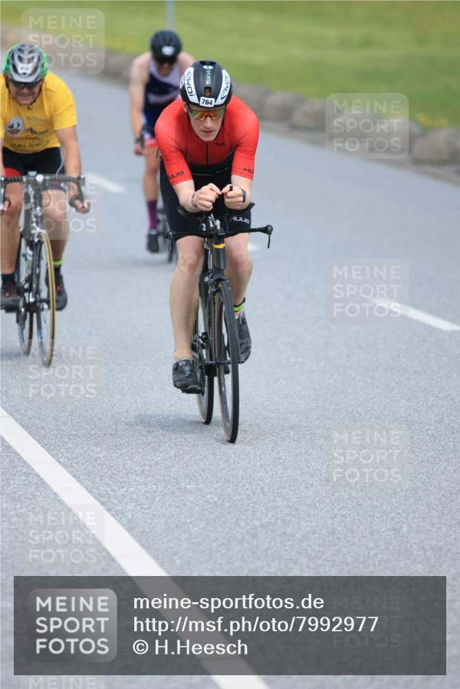 21.06.2025 - 27. Vierlanden-Triathlon H.Heesch http://msf.ph/oto/7992977 15.06.2025 12:04:00 Radfahren 653, 735, 764, 775, 798, 858, 956 meine-sportfotos.de