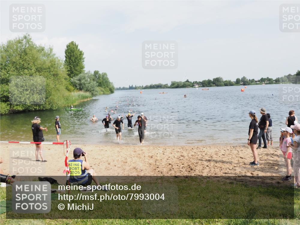 21.06.2025 - 27. Vierlanden-Triathlon MichiJ http://msf.ph/oto/7993004 15.06.2026 09:55:19 Schwimmen 299, 306, 311, 316, 327, 348, 353 meine-sportfotos.de