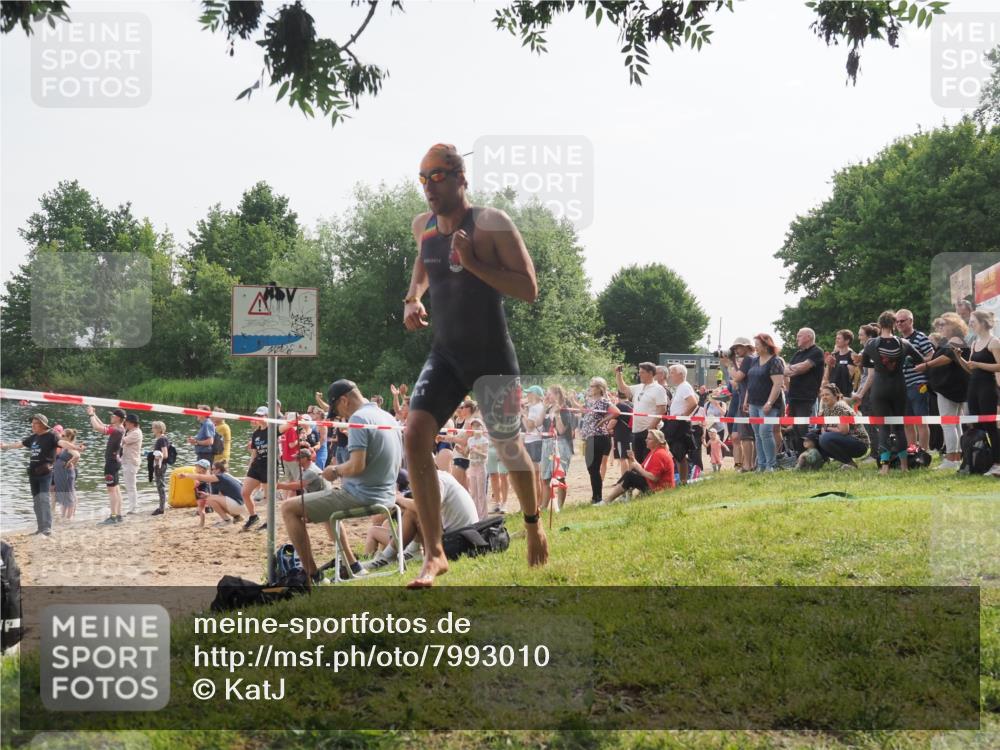 15.06.2025 - 27. Vierlanden-Triathlon KatJ http://msf.ph/oto/7993010 15.06.2025 09:54:10 Schwimmen 267, 307, 356 meine-sportfotos.de