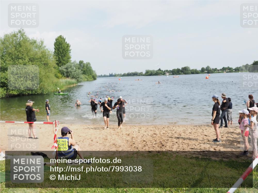 21.06.2025 - 27. Vierlanden-Triathlon MichiJ http://msf.ph/oto/7993038 15.06.2026 09:55:21 Schwimmen 299, 306, 316, 327, 335, 348, 353 meine-sportfotos.de