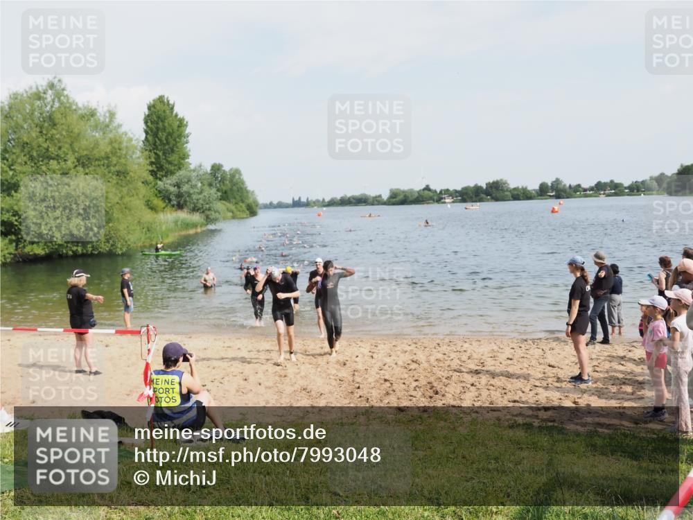 21.06.2025 - 27. Vierlanden-Triathlon MichiJ http://msf.ph/oto/7993048 15.06.2026 09:55:22 Schwimmen 306, 316, 327, 335, 348, 353 meine-sportfotos.de
