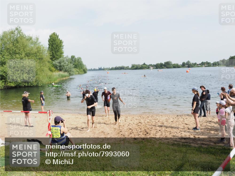 21.06.2025 - 27. Vierlanden-Triathlon MichiJ http://msf.ph/oto/7993060 15.06.2026 09:55:22 Schwimmen 306, 316, 327, 335, 348, 353 meine-sportfotos.de