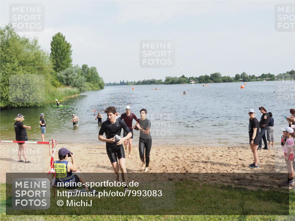 21.06.2025 - 27. Vierlanden-Triathlon MichiJ http://msf.ph/oto/7993083 15.06.2026 09:55:24 Schwimmen 306, 316, 327, 329, 335, 348, 353 meine-sportfotos.de
