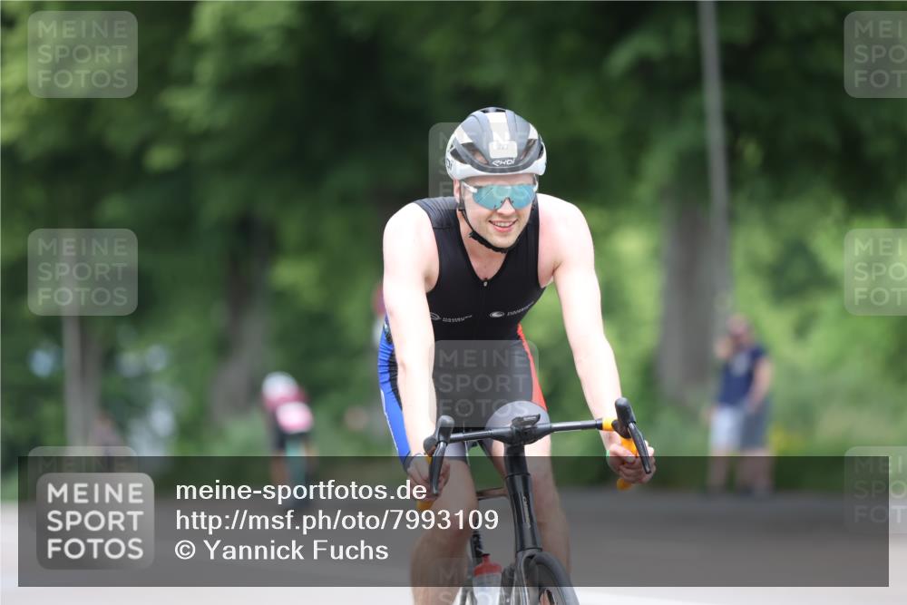 15.06.2025 - 7 Türme Triathlon Yannick Fuchs http://msf.ph/oto/7993109 15.06.2025 12:04:41 Radfahren 200 meine-sportfotos.de