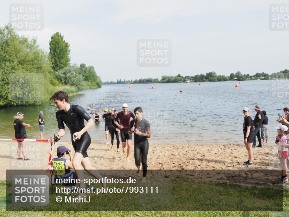 21.06.2025 - 27. Vierlanden-Triathlon MichiJ http://msf.ph/oto/7993111 15.06.2026 09:55:24 Schwimmen 306, 316, 327, 329, 335, 348, 353 meine-sportfotos.de
