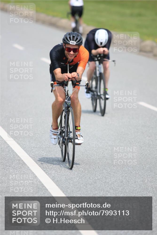 21.06.2025 - 27. Vierlanden-Triathlon H.Heesch http://msf.ph/oto/7993113 15.06.2025 12:04:09 Radfahren 19, 653, 695, 736, 880, 932 meine-sportfotos.de