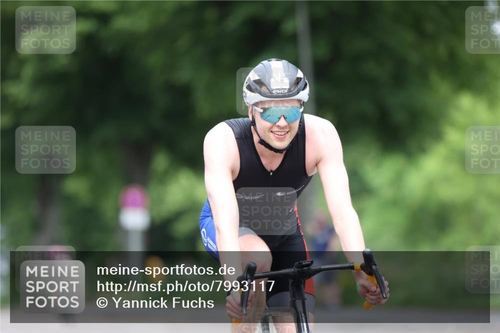 15.06.2025 - 7 Türme Triathlon Yannick Fuchs http://msf.ph/oto/7993117 15.06.2025 12:04:41 Radfahren 200 meine-sportfotos.de