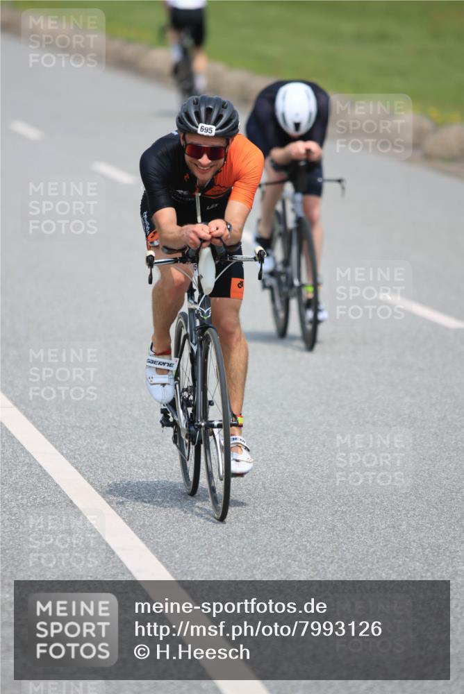 21.06.2025 - 27. Vierlanden-Triathlon H.Heesch http://msf.ph/oto/7993126 15.06.2025 12:04:09 Radfahren 19, 653, 695, 736, 880, 932 meine-sportfotos.de