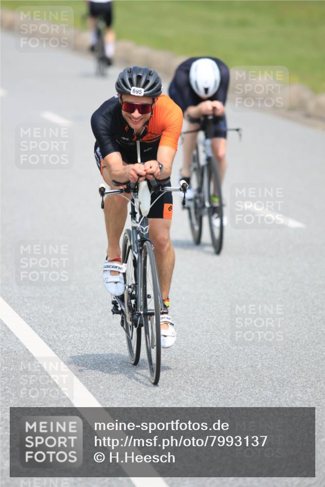 21.06.2025 - 27. Vierlanden-Triathlon H.Heesch http://msf.ph/oto/7993137 15.06.2025 12:04:09 Radfahren 19, 653, 695, 736, 880, 932 meine-sportfotos.de